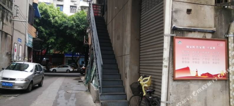 峨眉山和平旅馆图片