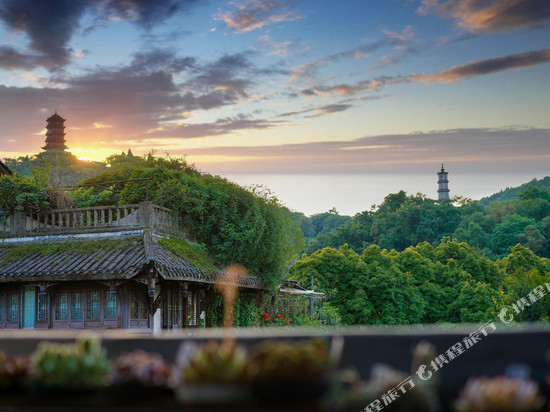 望山旺空中庭院设计师民宿(都江堰景区南桥店)