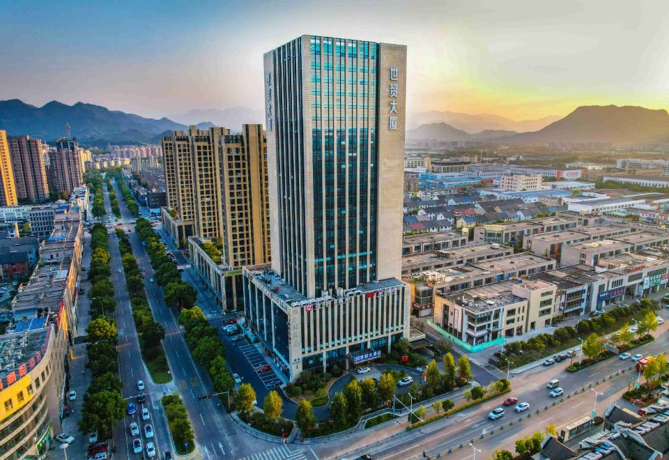 安吉世贸大酒店外景图