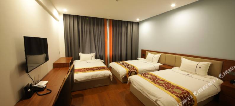 德格县岗炯盼谛岭酒店图片