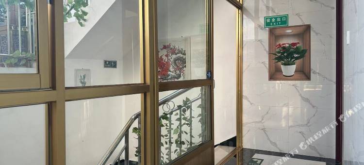 祁连山下人家客栈图片