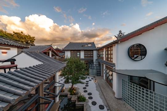 丽江古城柏阅想丨雪山私汤·设计师中古风度假民宿(南门广场店)图片