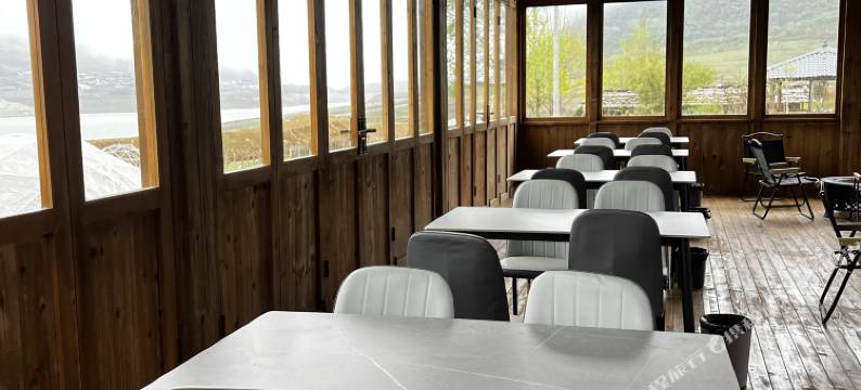 冶勒湖野墅民宿图片