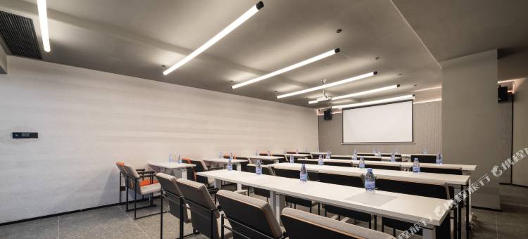 大连中山广场人民路轻居酒店图片