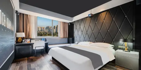 煦陽花園影視酒店(南昌八一廣場火車站店)