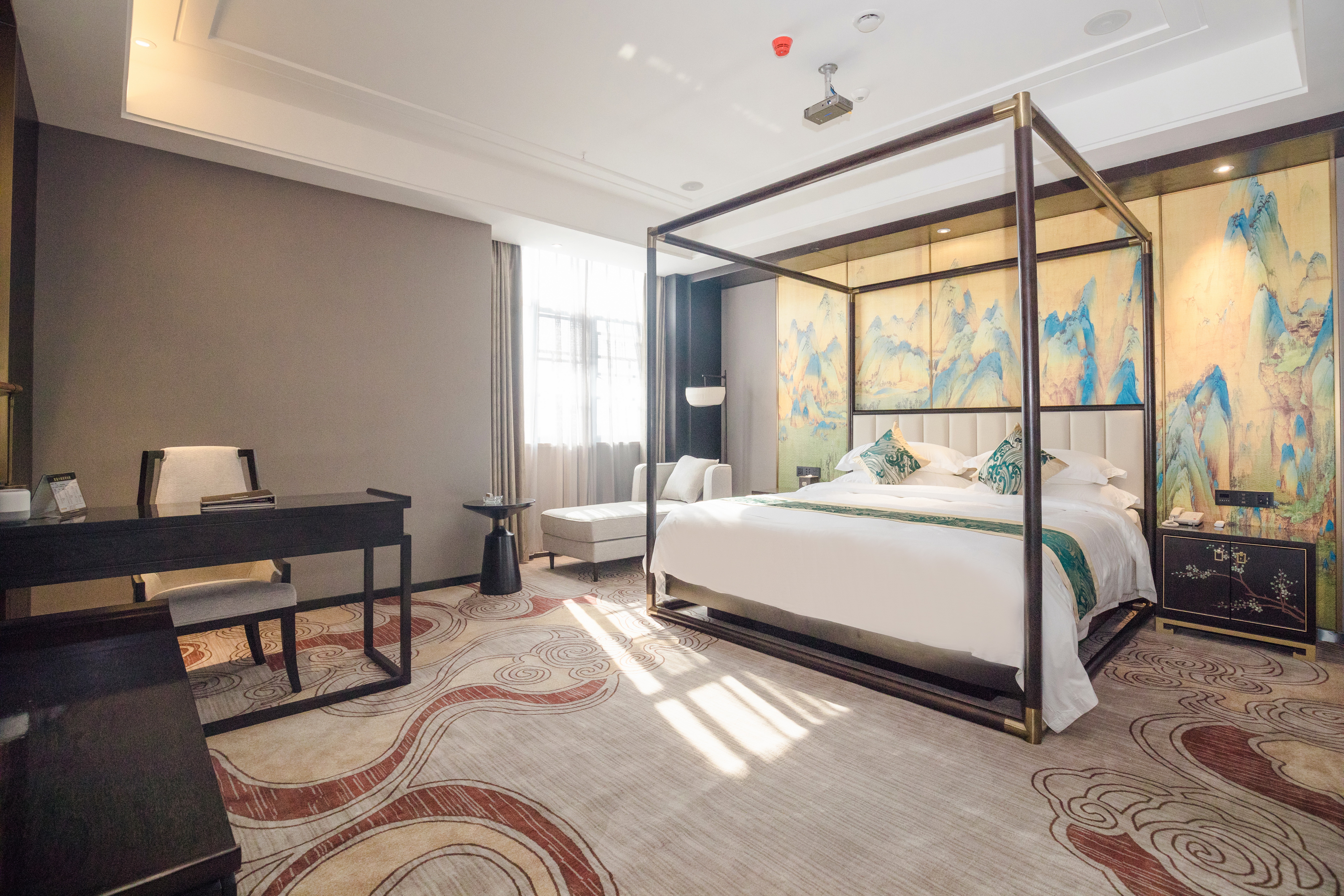 Zhedong Chuyue International Hotel Over view