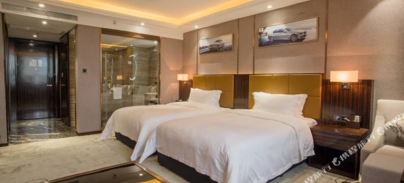 嘉禾闪亮地带汽车文化酒店图片