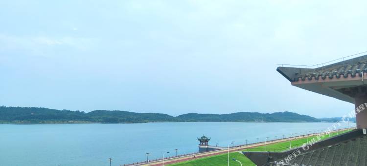 纽宾凯尚居酒店(嘉鱼三湖连江店)图片