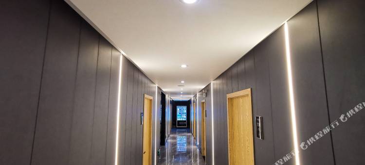 云战电竞民宿(湖南工院店)图片