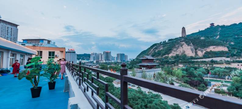 延安高信宾馆(宝塔山凤凰广场店)图片