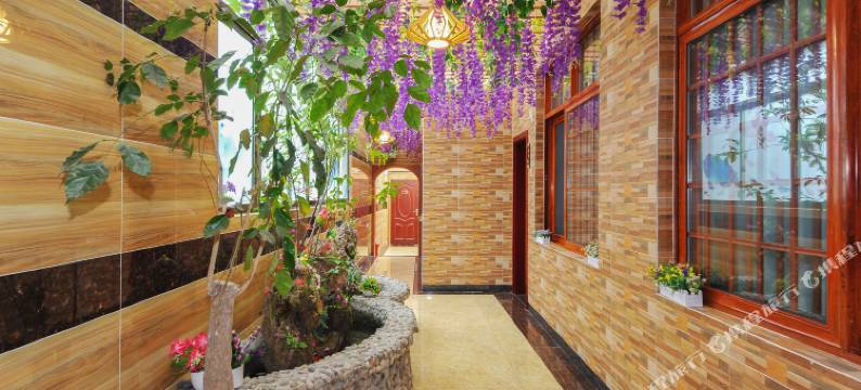 荷里精品民宿(崇州街子古镇店)图片