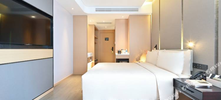 天津武清高铁站佛罗伦萨小镇亚朵酒店图片