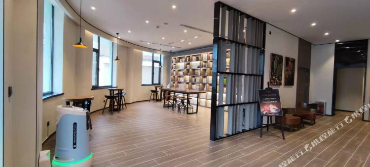 汉庭酒店(青岛五四广场芝泉路地铁站店)图片