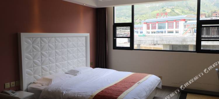 冕宁县泸沽品成大酒店图片