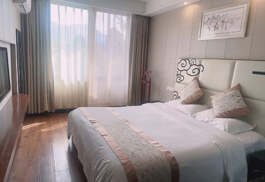 Xianquan Bishu Leisure Stay Hotel Overview