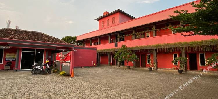 OYO Life 93342 雅丝敏伊斯兰旅馆(RedDoorz Syariah Way Halim Lampung)图片