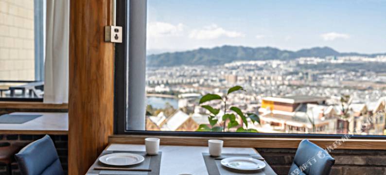 腾冲聆荷渡·泊悦半山温泉酒店图片