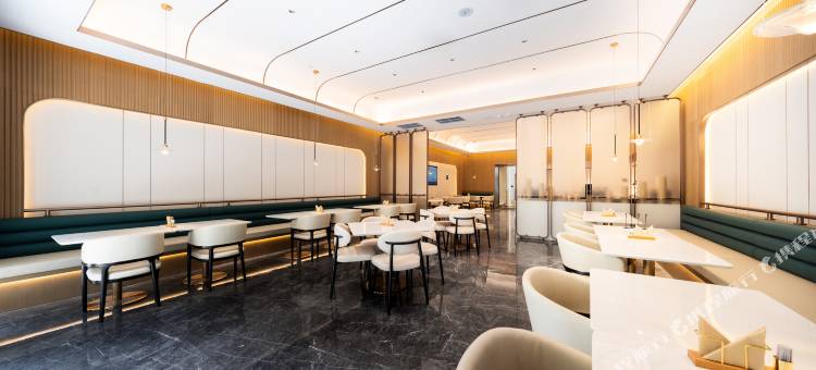 天津五大道佟楼地铁站亚朵酒店图片