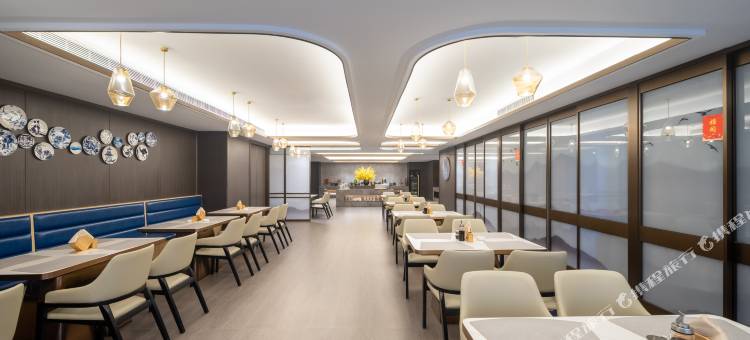 华兴米兰国际酒店(鲁山尧山大道店)图片