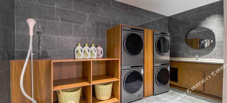 陌上轻居酒店(荆州高铁站东方神画方特店)图片