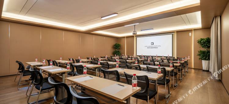 丽呈花盛度假酒店(那拉提景区店)图片