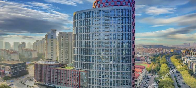 君华嘉惠酒店(青岛金沙滩度假区太行山路地铁站店)图片