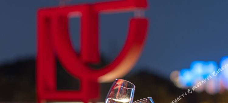 武汉江滩世茂凡象酒店(江汉路步行街店)图片