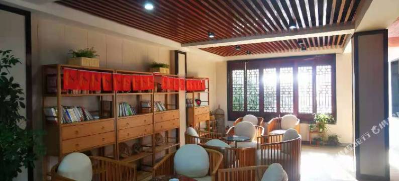 美人鱼假日酒店(镇江方山湖店)图片