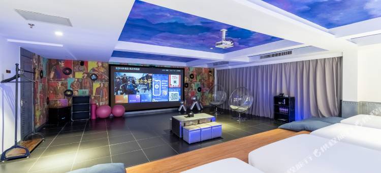 轻來影像艺术酒店(保定东站河大新区店)图片