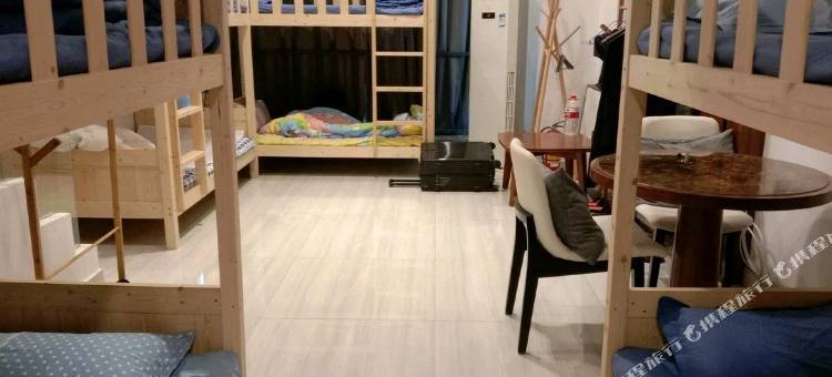 重庆柒月青年旅舍(观音桥步行街店)图片