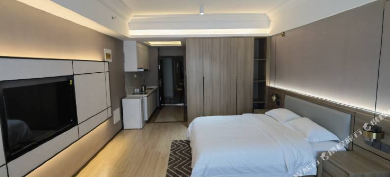 星耀酒店(青岛朝阳山地铁站店)图片