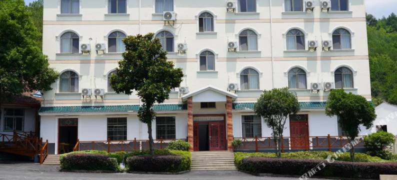 月亮湖畔度假庄园图片