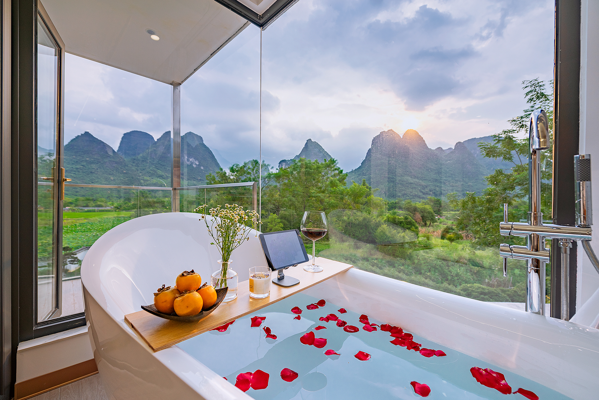 Qingshu (Yangshuo Yulong River Store) Over view