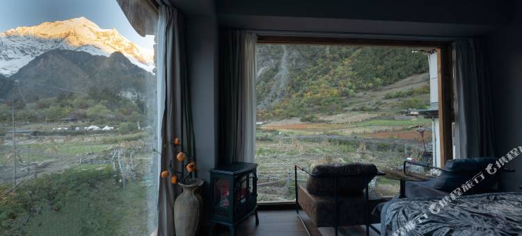 雨崩远方的家二号院(德钦店)图片