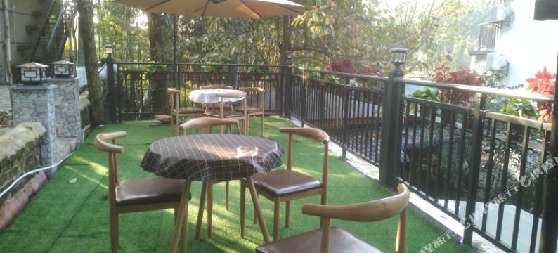 隐庐紫藤山舍图片