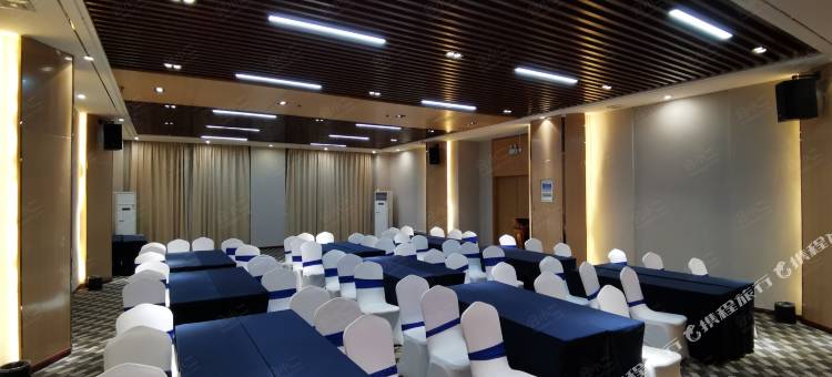铂漫国际酒店公寓(深圳中英街店)图片