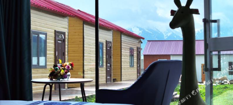 孟克特古道红梦楼民宿图片