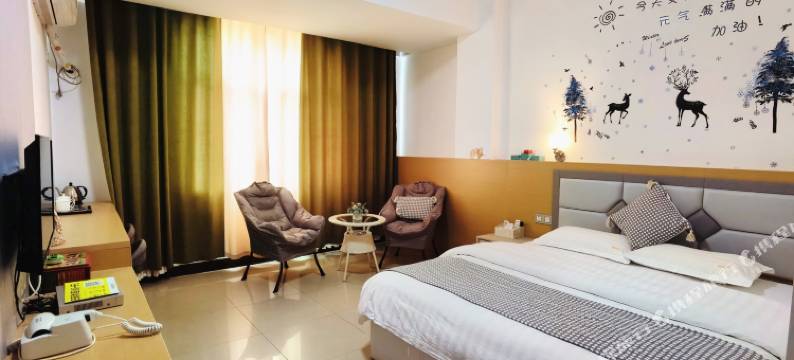 丹霞山山生山舍客栈图片