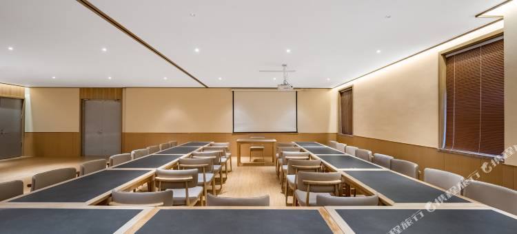 至竞·熙悦酒店(中北世纪城逗号立方店)图片