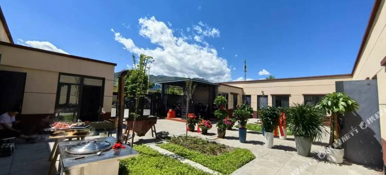 温泉濮塘民宿(博格达圣泉景区店)图片