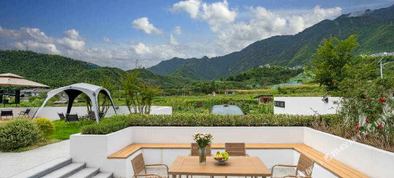 七遇·Verdant·山隅揽景溯溪漂流度假美墅(安吉云上草原店)图片