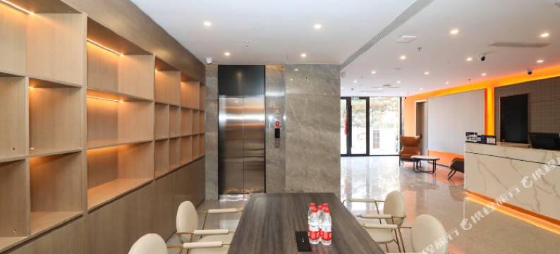 柏曼酒店(西客站北广场店)图片