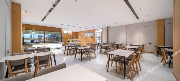 缤疆半岛酒店(伊犁伊宁国际机场店)图片