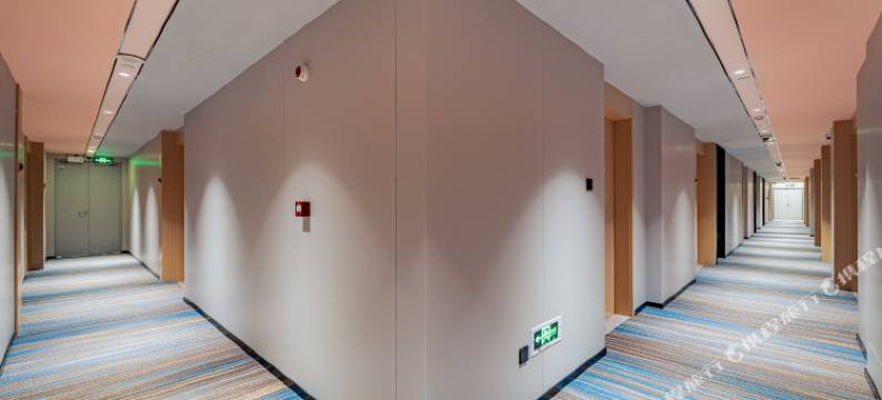 开蔓铂金酒店(通河新村地铁站店)图片