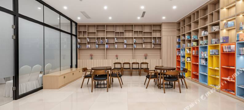 潮漫酒店(泰安站刘老根大舞台店)图片