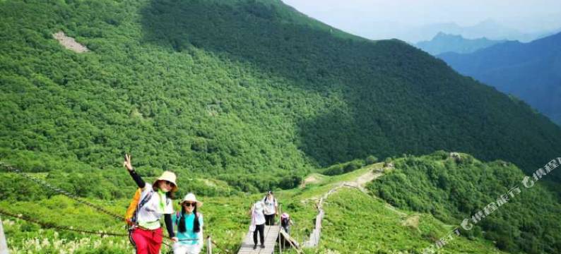 北京庭逸山庄(聚灵峡灵山风景区店)图片
