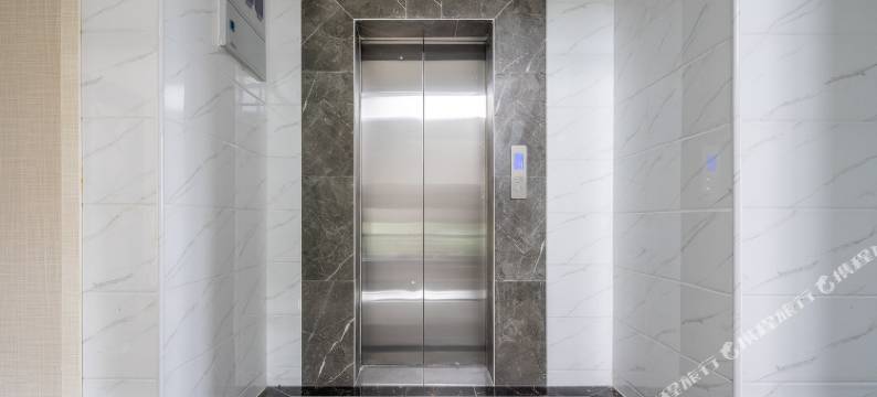 雨潼酒店(金湾国际机场店)图片