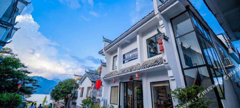 东江湖左岸民宿(黄草镇金牛岛店)图片