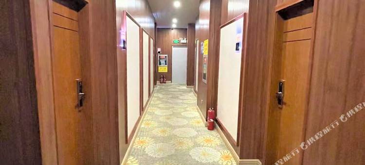 荷港酒店(贵港万达广场荷城小学店)图片