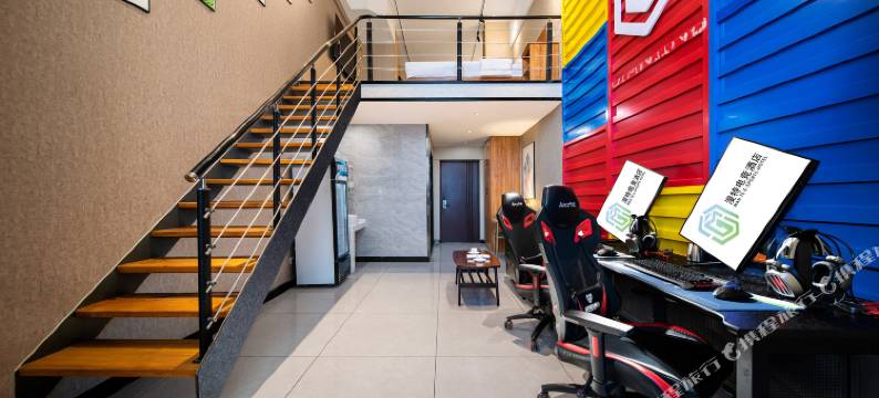 漫特电竞酒店(西安高新万达木塔寺地铁站店)图片